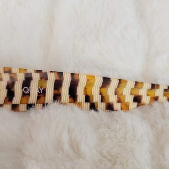 QUAY // ltd ed paris hilton collab checker frame brown lens y2k retro sunglasses - Picture 8 of 10